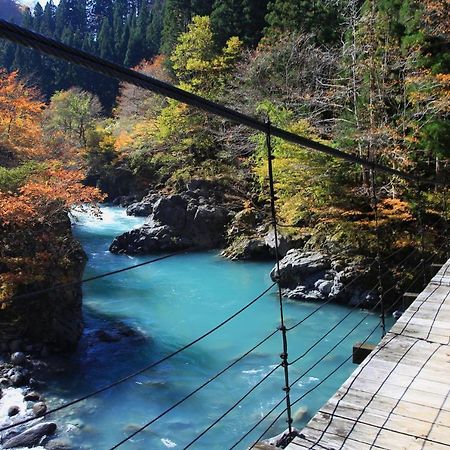 ホテル 越後田中温泉 しなの荘 津南町 エクステリア 写真