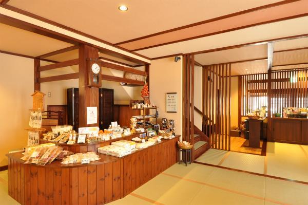 ホテル 越後田中温泉 しなの荘 津南町 エクステリア 写真